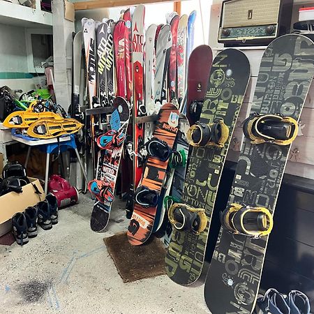 L'Astazou "Pret Gracieux Du Materiel De Ski" Au Studio Luz-Saint-Sauveur Bagian luar foto