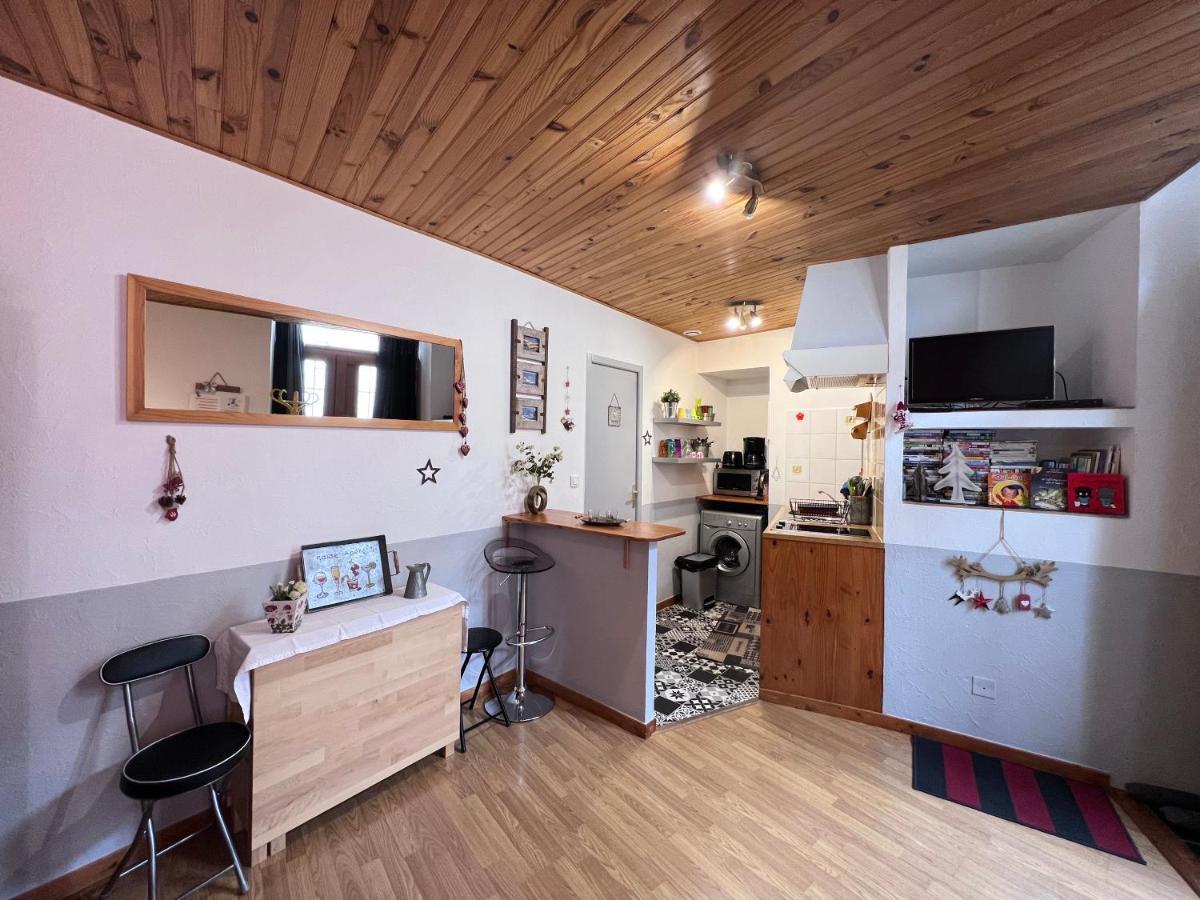 L'Astazou "Pret Gracieux Du Materiel De Ski" Au Studio Luz-Saint-Sauveur Bagian luar foto