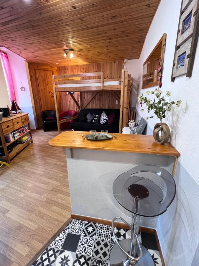 L'Astazou "Pret Gracieux Du Materiel De Ski" Au Studio Luz-Saint-Sauveur Bagian luar foto