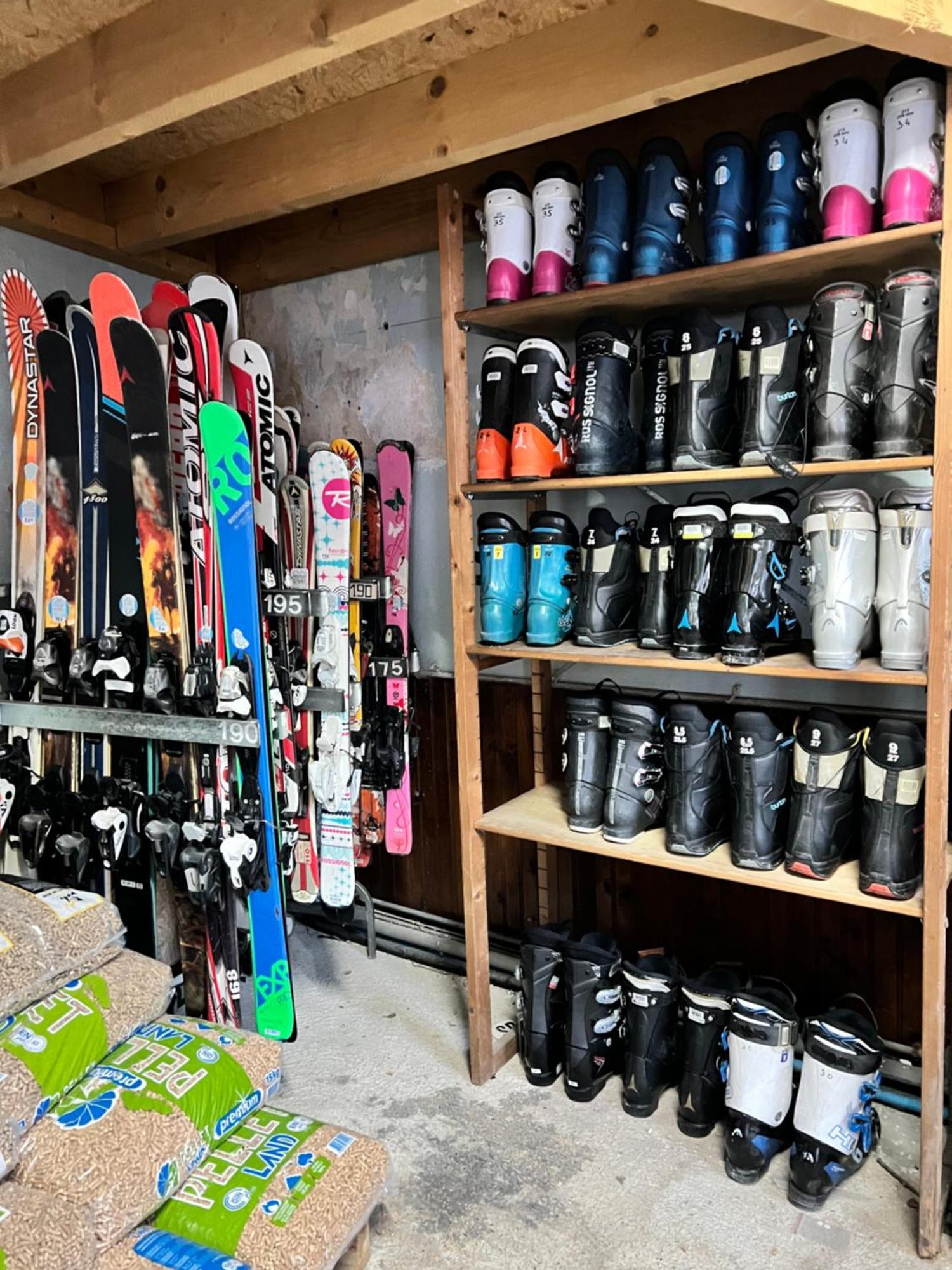 L'Astazou "Pret Gracieux Du Materiel De Ski" Au Studio Luz-Saint-Sauveur Bagian luar foto